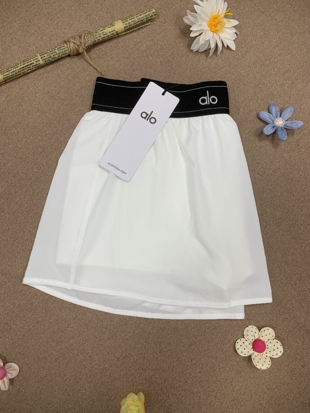 White Alo Yoga Match Point Tennis Mini Skirt🎾Effortlessly Chic🛀Built-In Shorts - Picture 3 of 11